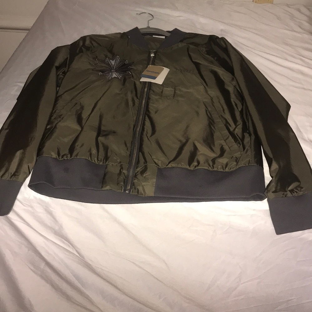 I never worn it so I figured to just sell it